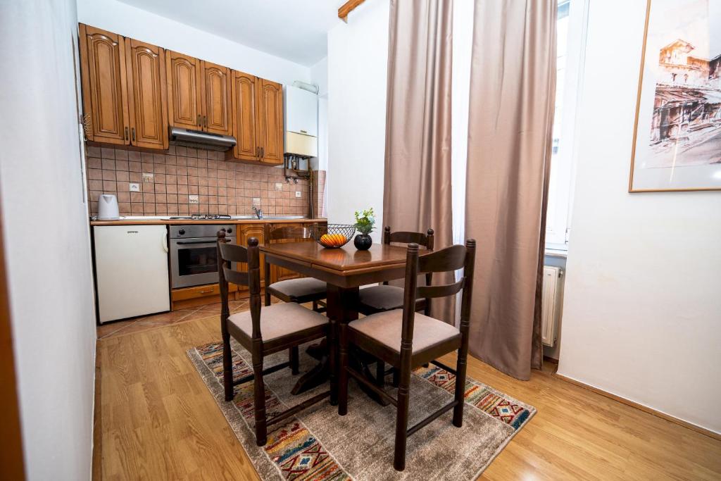 Downtown Studio Apartment - 5