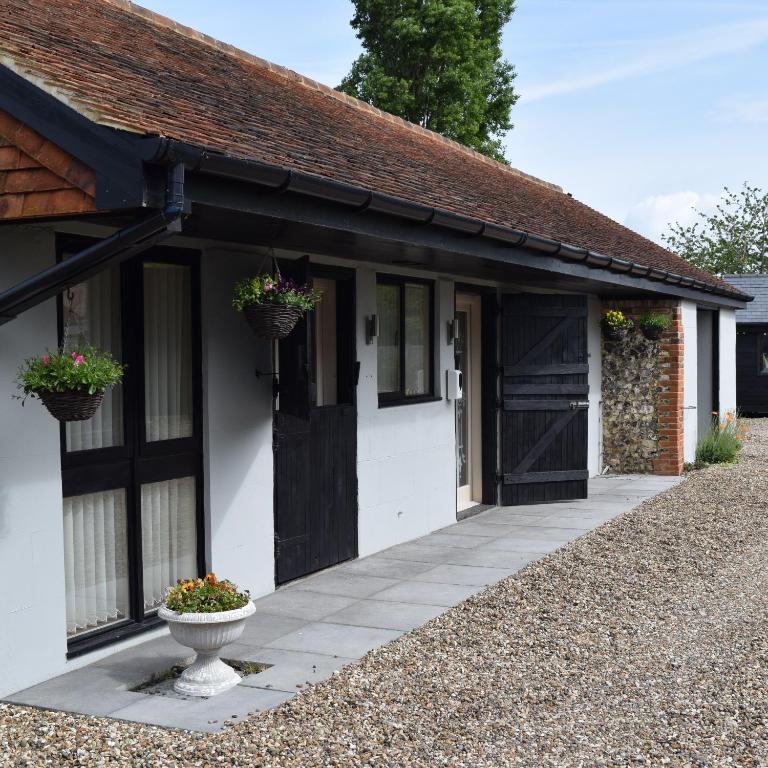 Sandhurst Farm Forge Self Catering Stableblock, Sittingbourne