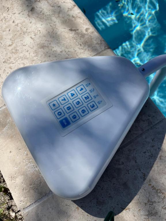 Sasha'blue-terrasse jardin-park-clim-piscine - 4