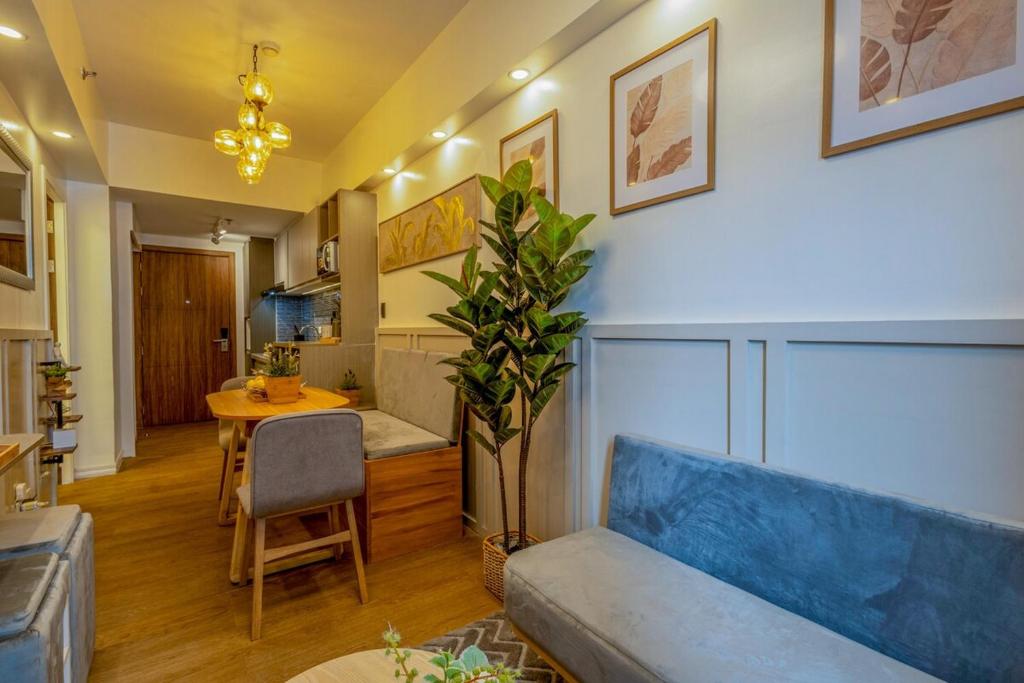 Stylish Luxe 1 Bedroom Suite Near NAIA - FREE HIGH SPEED WIFI, Manila