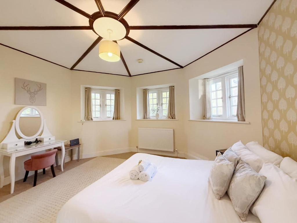 Cosy 1-Bedroom Cottage next to Combe Lodge photo 2
