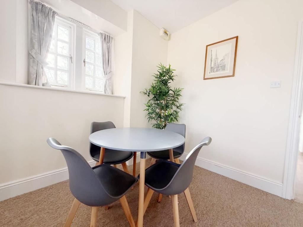 Cosy 1-Bedroom Cottage next to Combe Lodge photo 7
