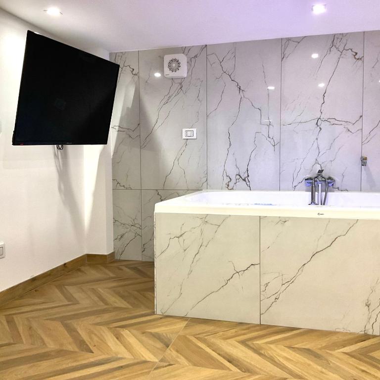 Gold suite19, Katánie