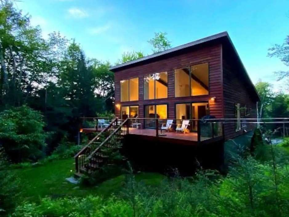 Unique and Private 25ft Waterfall House in Hunter, Elka Park