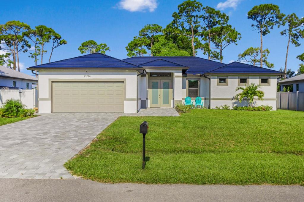 Hidden Gem, Heated Pool & Spa - Enchanted El Dorado Retreat - Roelens, Bonita Springs