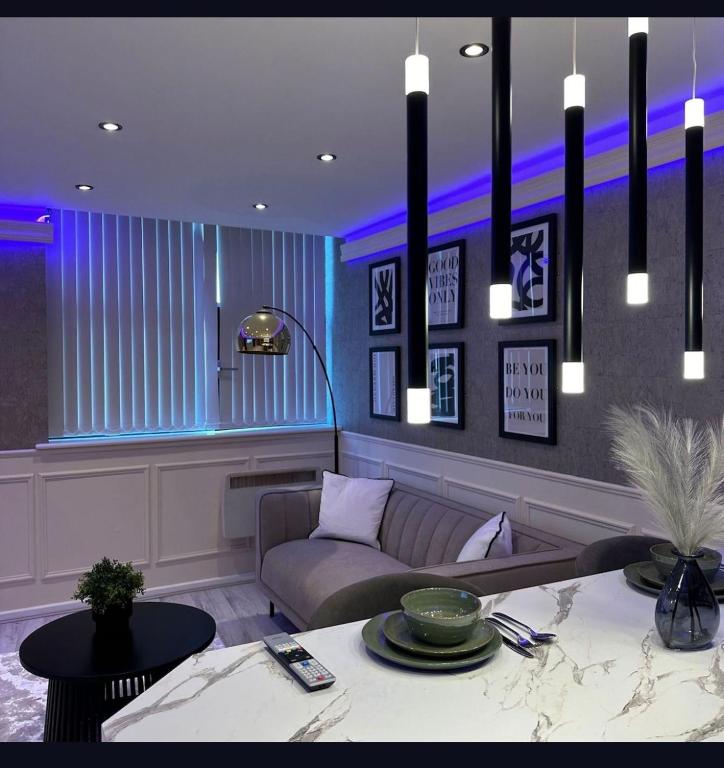 The Opulence, Higham Ferrers