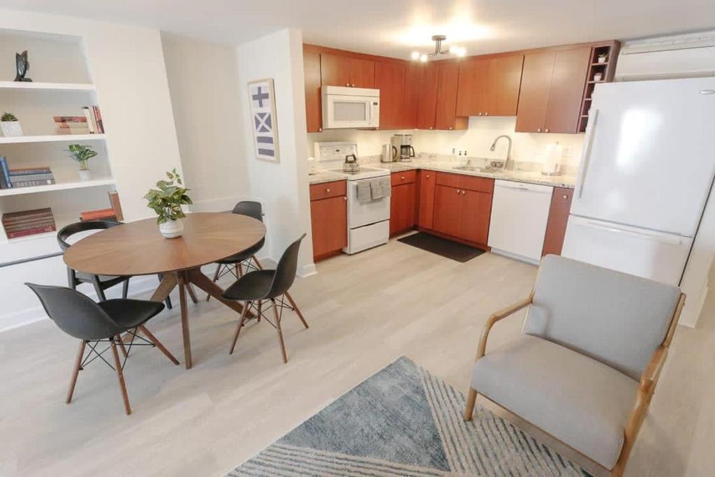 Modern Apartment in the Heart of Logan Circle, Washington