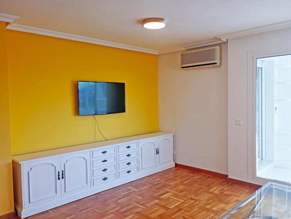 Amplio y luminoso en urbanización con piscina y garaje privado - 5