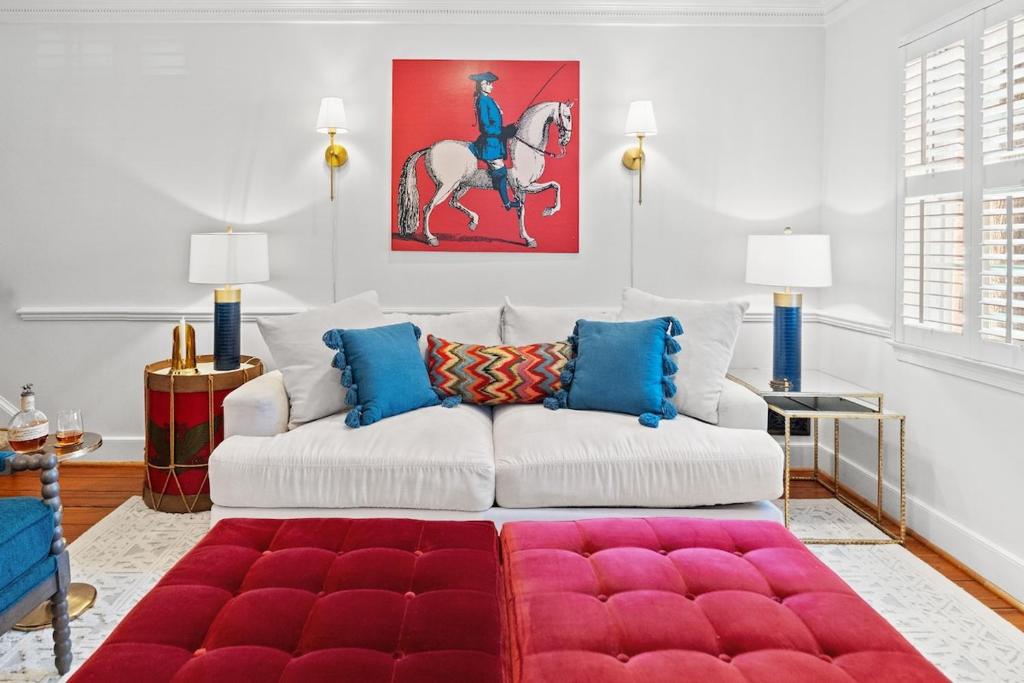 The Cavalier, Alexandria