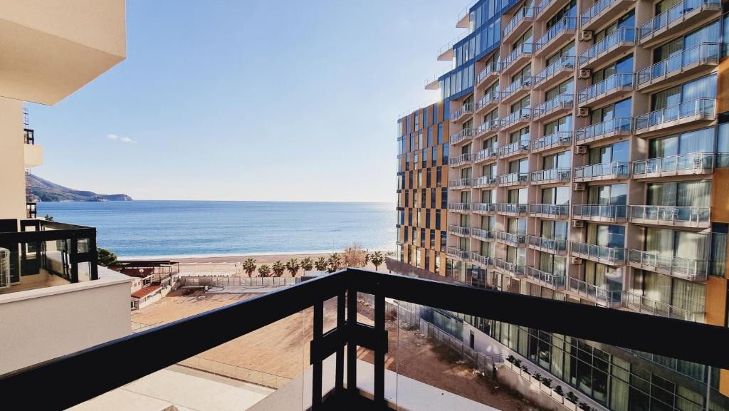 White Pearl, Casa Al Mare, Rafailovići