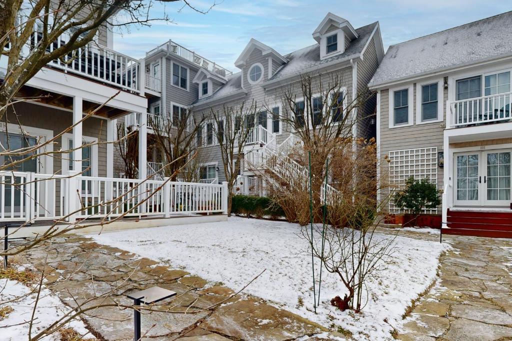 West End Luxe, Provincetown