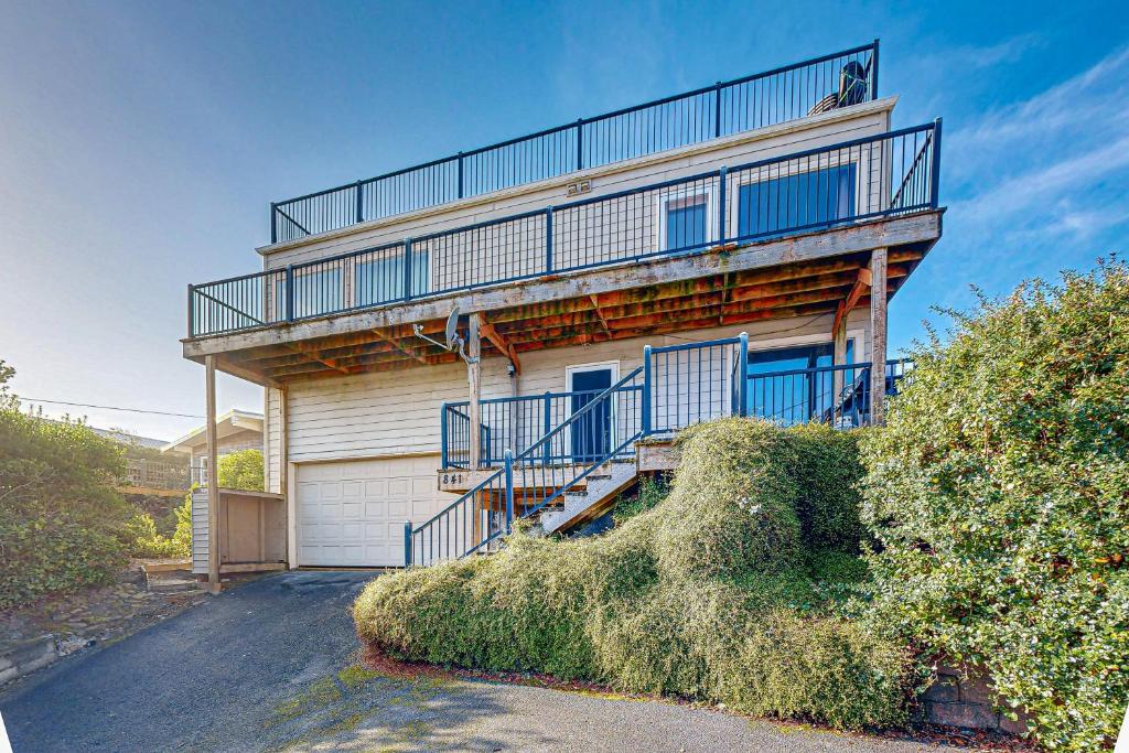 360 View, Rockaway Beach