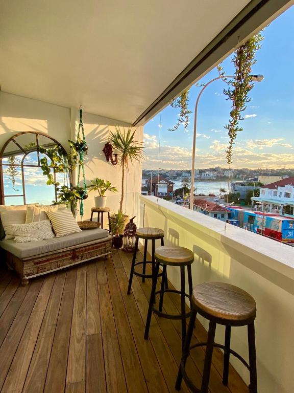 BEACH VIEW - 2 minute walk to the beach, Sydney