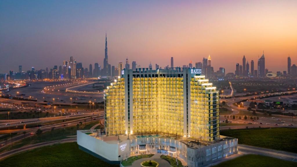 Farhad Azizi Al Jaddaf Sleek Studio, Dubai