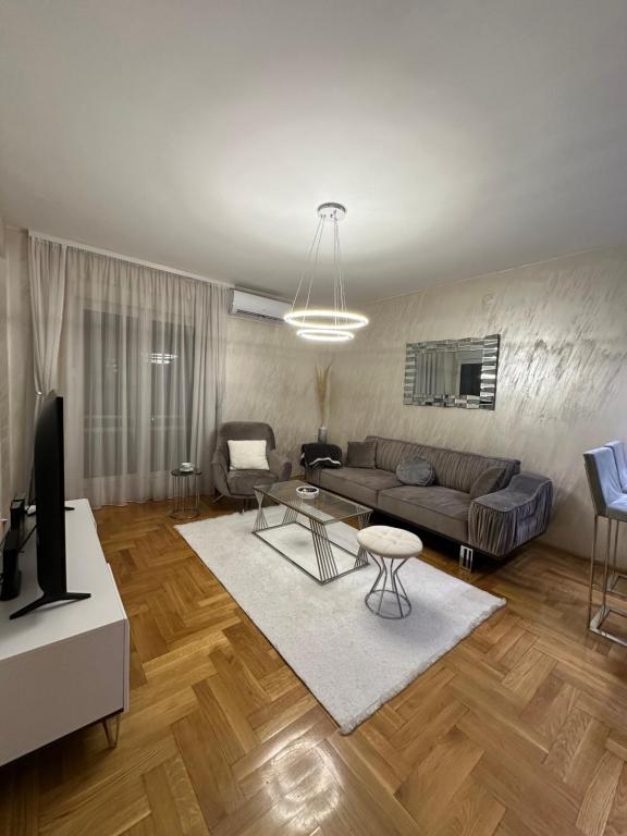 IN apartment - 5