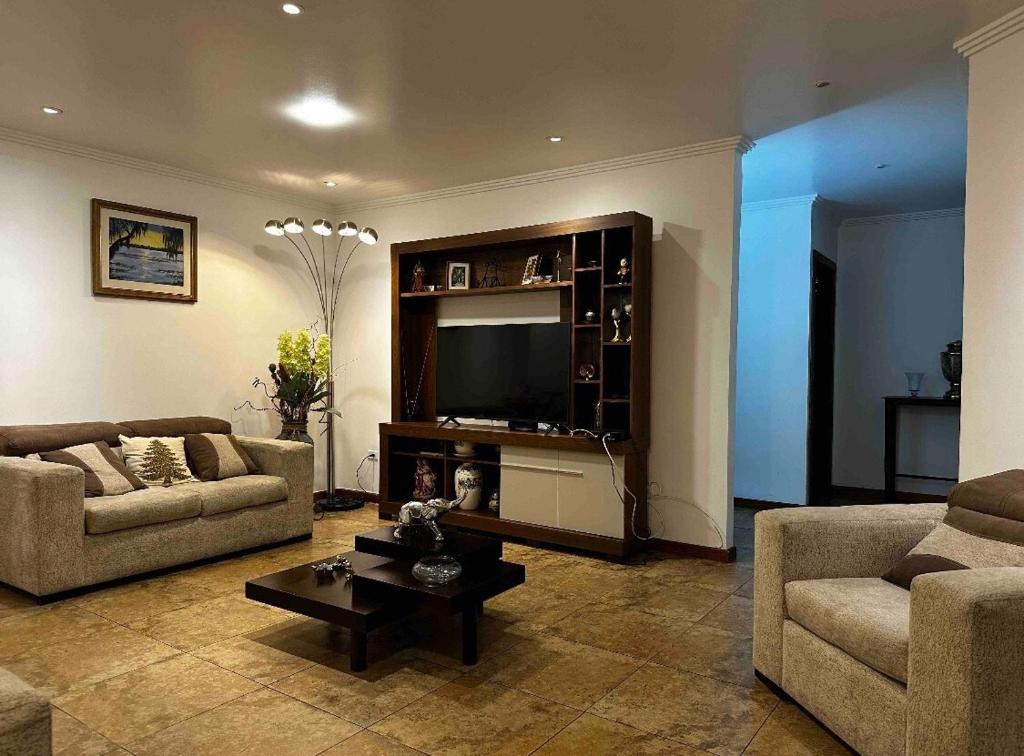 Apartment in the heart of Av Solano - 4