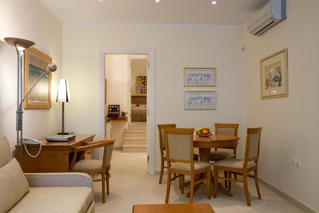 Andria Suites photo