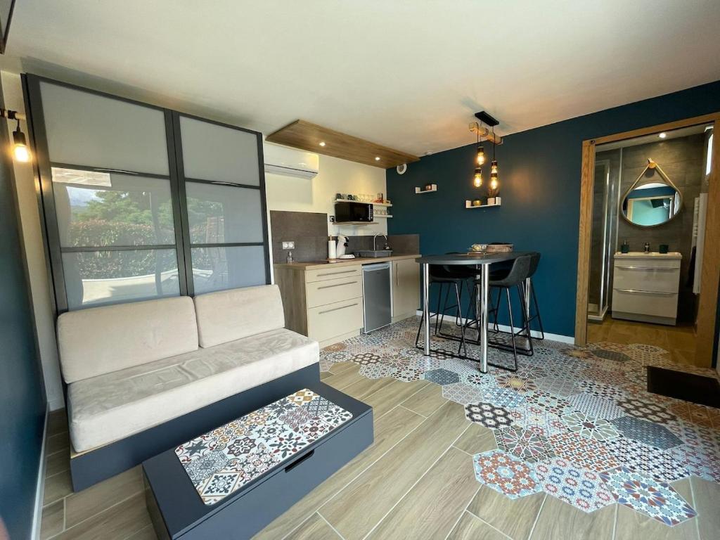 Appartement indépendant, climatisé, au calme avec vue montagne - 3