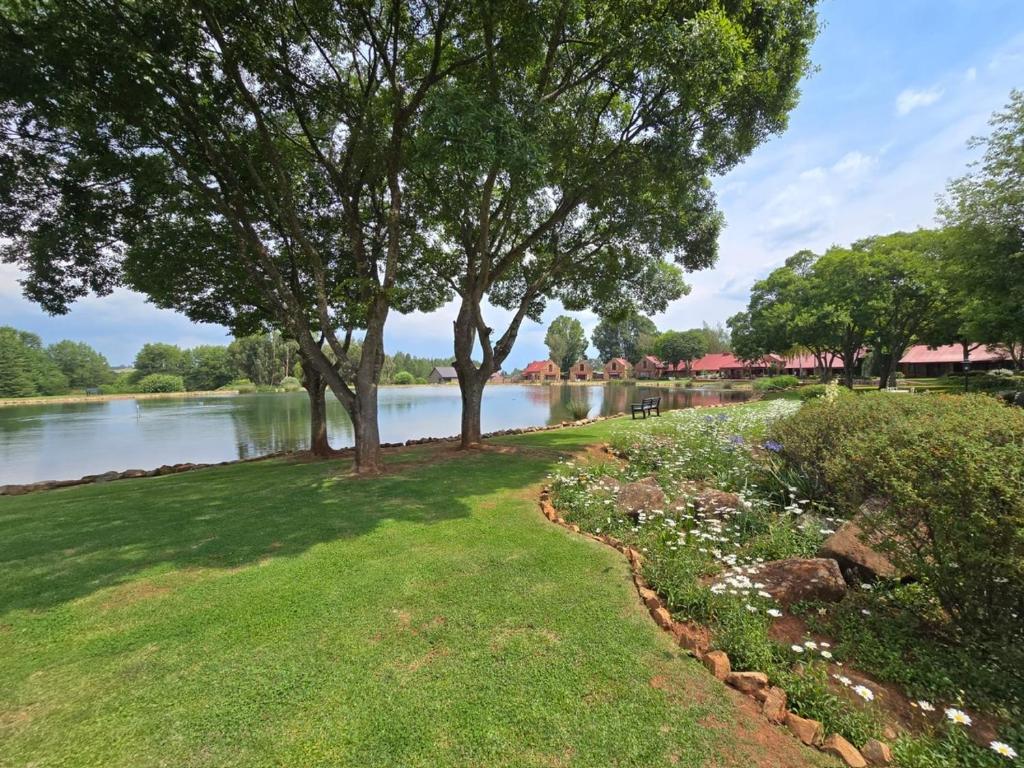 Lakeside 12, Dullstroom