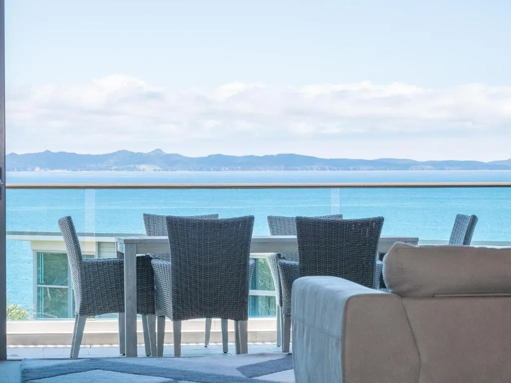 Villa 3 Luxe Coastal Escape，位于Cable Bay的酒店