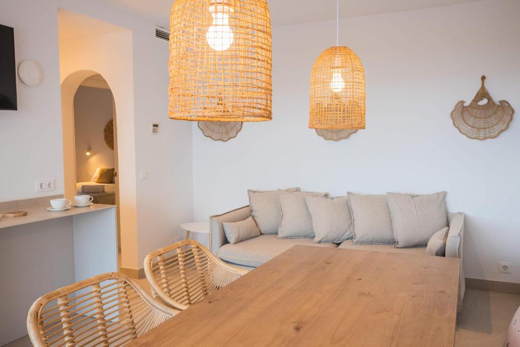 Villa Sol B - Breathtaking Sea Views and large shared pool - 4