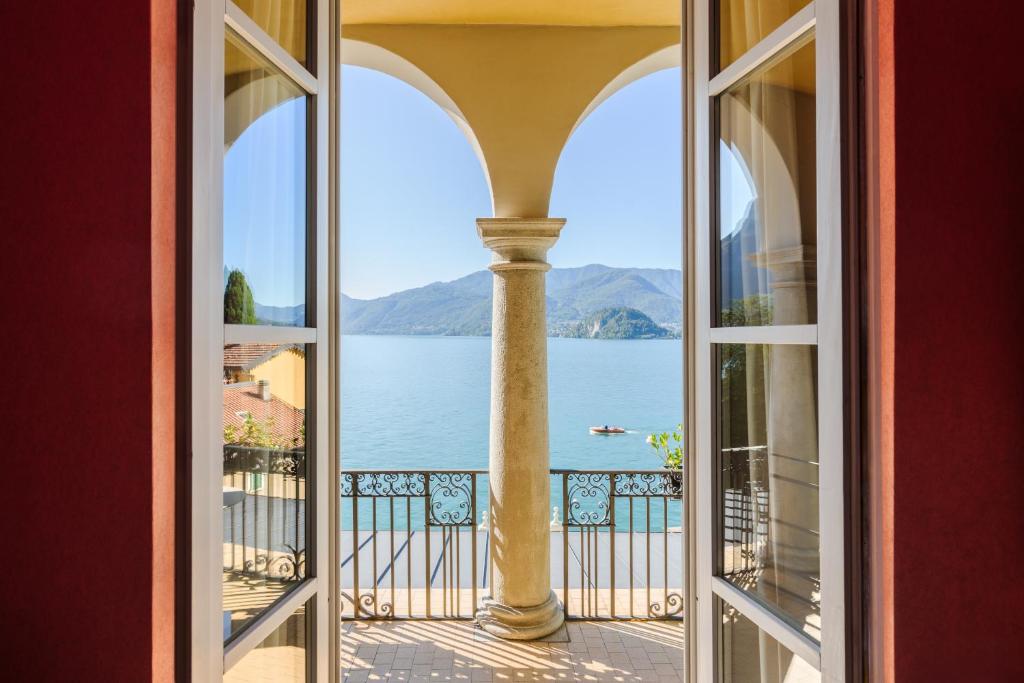 Hotel Royal Victoria, by R Collection Hotels — Hotel rooms in Varenna, Lombardy