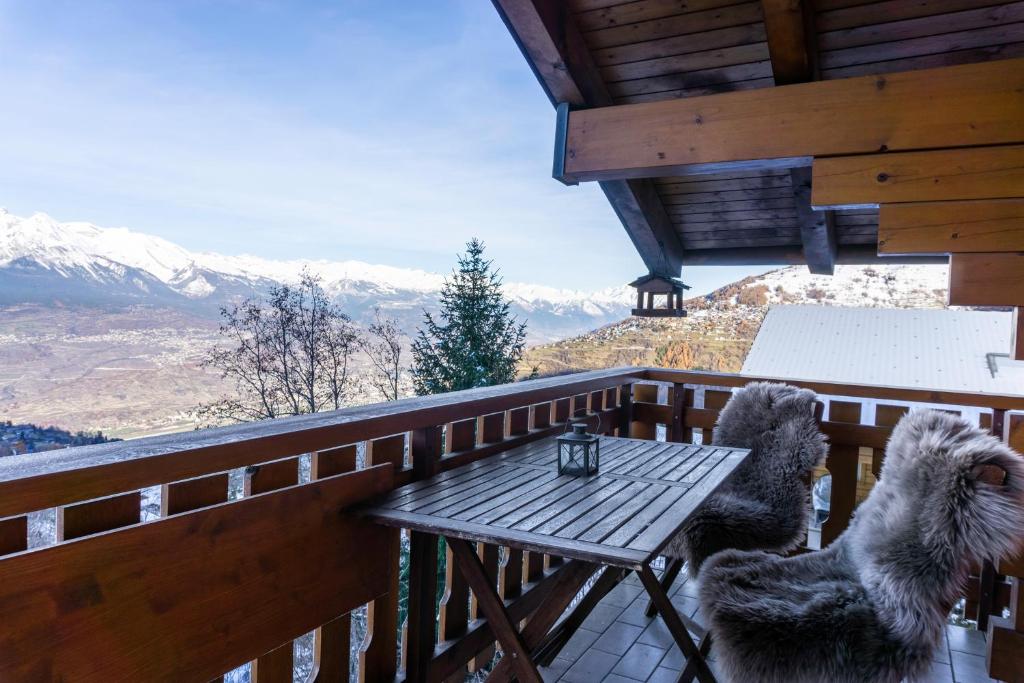 Chalet le Joyau in Nendaz - Sleeps 6 - Panoramic Views - 4 Vallées - 4