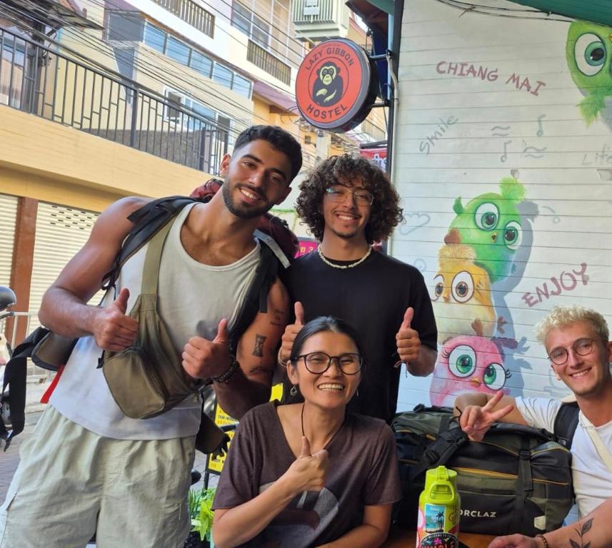 Lazy Gibbon 1 Chiang Mai - Tha Phae Gate, Čiang Mai