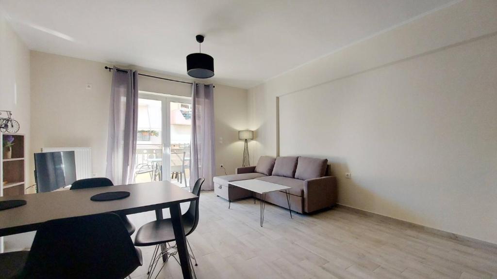 A minimal fully renovated 1Br Apartment Nikaia, Pireus