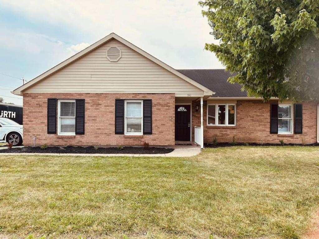 Tranquility in Trenton -Sleeps 9, Trenton