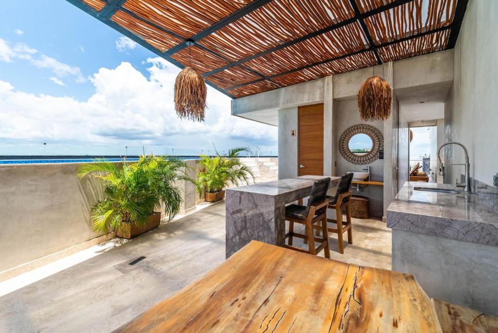2 BR with Direct Walk-out to Pool, Sauna, and Gym - 3