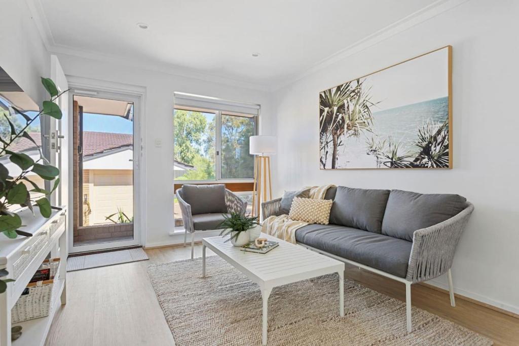Bright and Stylish by the Sea, Perth