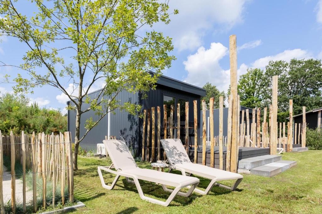 Tiny House met vlonder | 2 personen - Vakantiepark De Kremmer, Gasselte