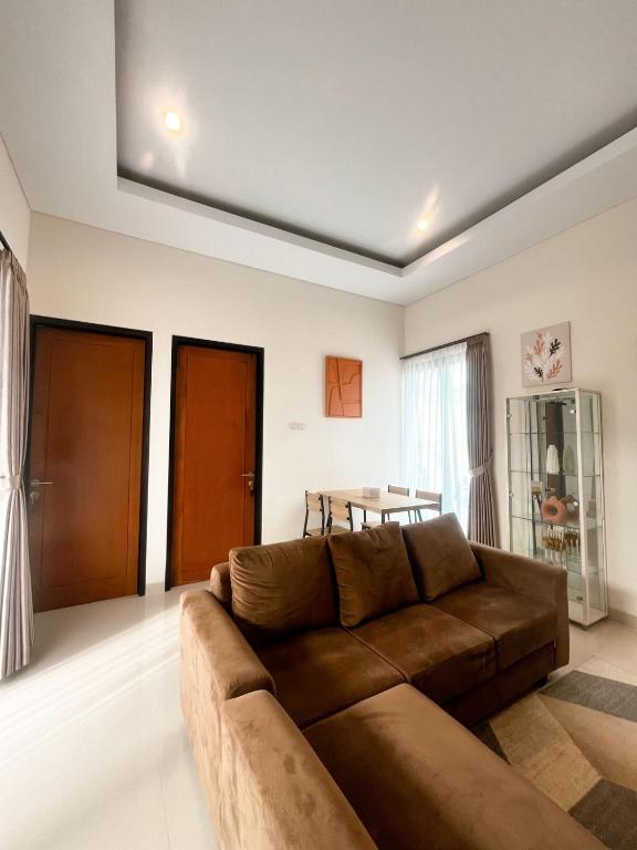 Villa Kamar Tamu Concat