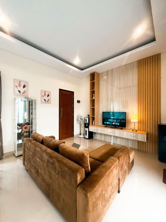 Villa Kamar Tamu Concat