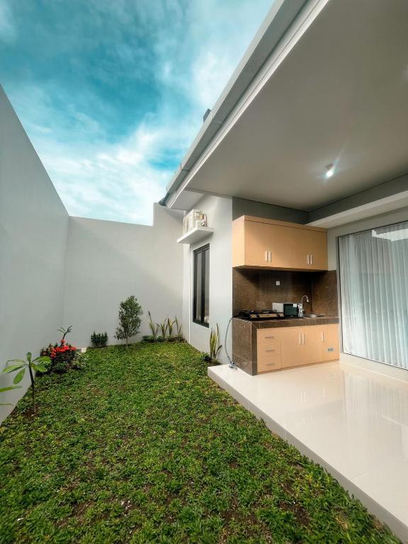 Villa Kamar Tamu Concat