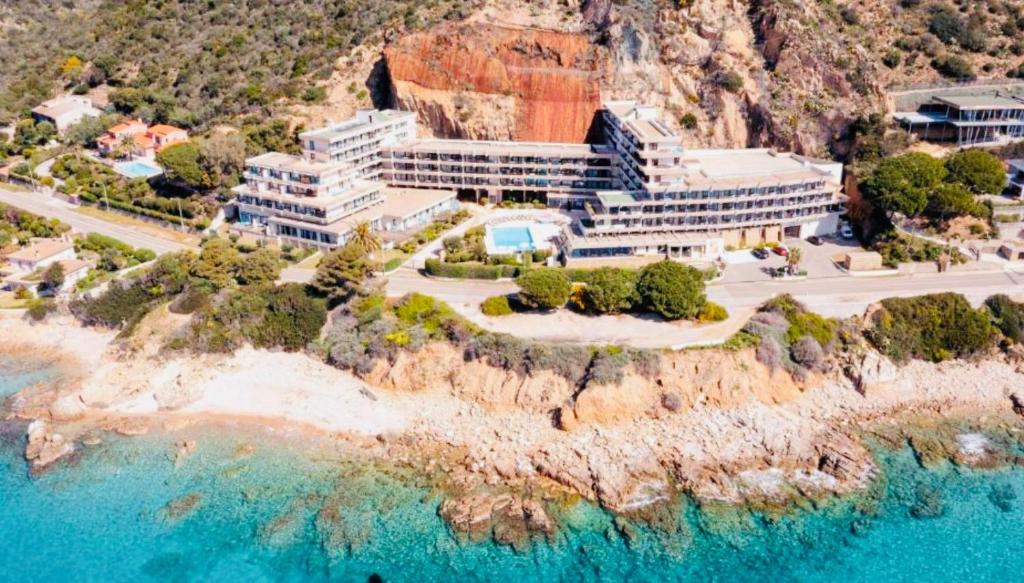 T2 avec PISCINE Chauffée - VUE EXCEPTIONNELLE sur la Mer - Parking & Wifi - Plage à 50m - 1