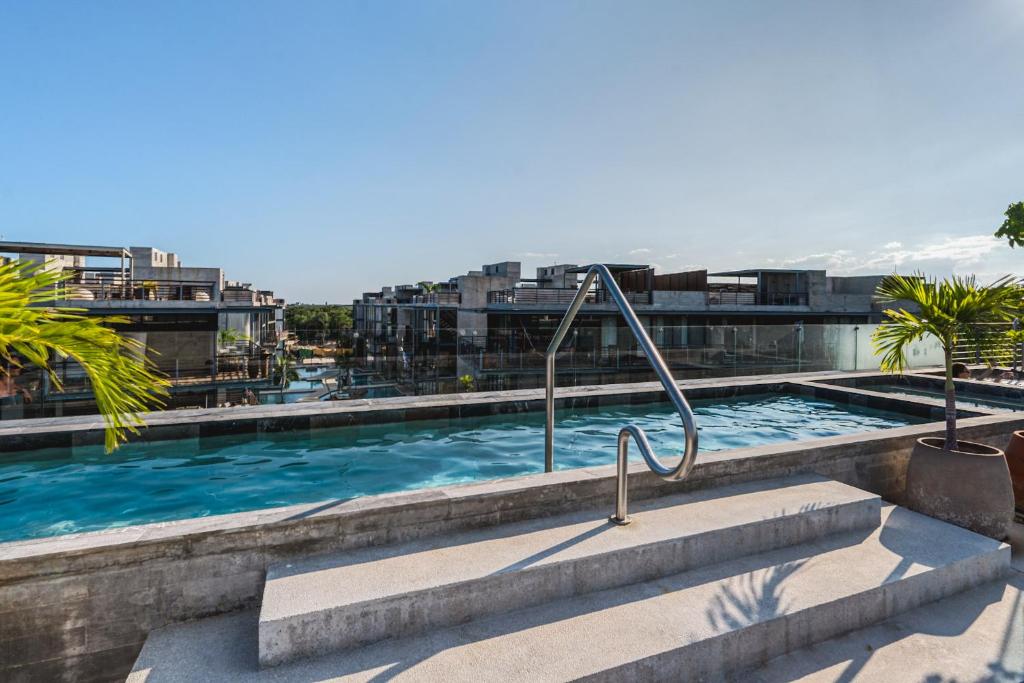 1 BR on Cenote Largest Gym Coworking - 4