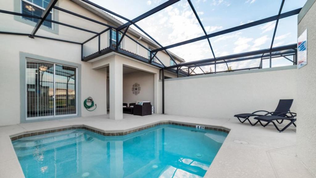 Gatsby Escape: Private Pool Near Disney & Resorts, Kissimmee