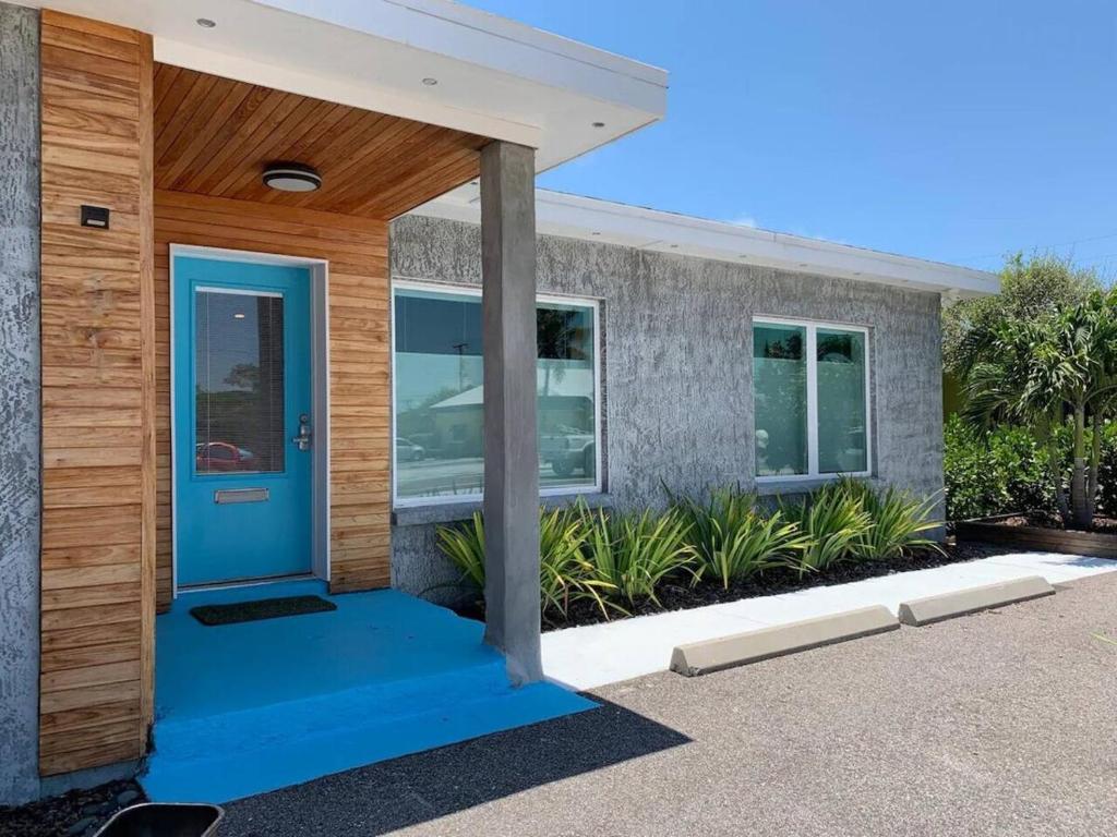 Full Duplex Home - Great for Extended Families or Couples Retreat, Cocoa Beach