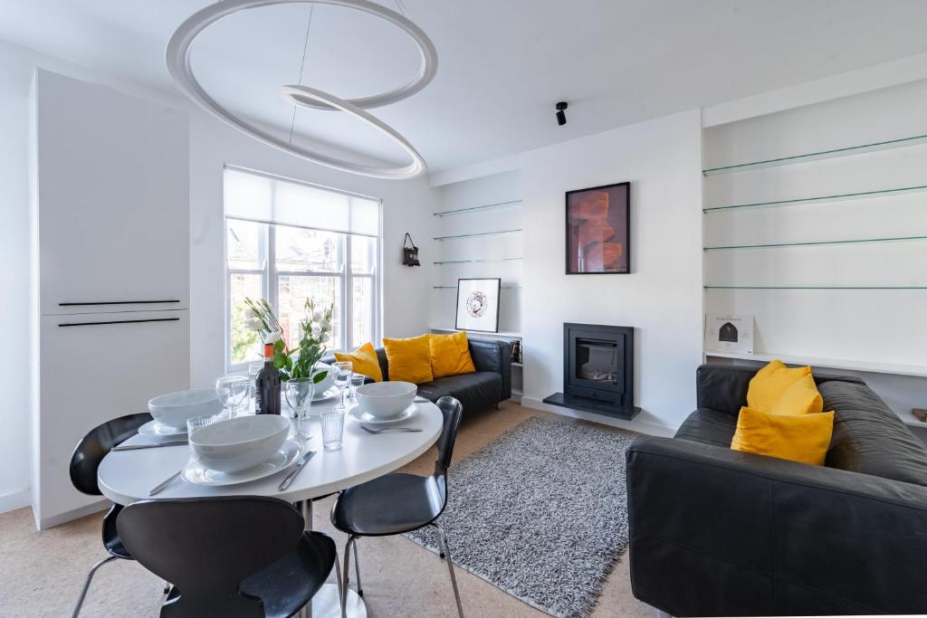 Swift Host - 2 Bedrooms - Apartment - Great Location - Parking, Norwich