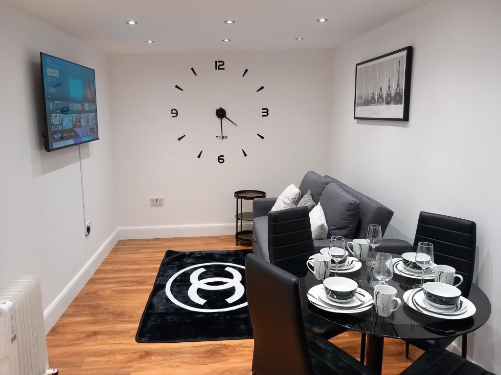 Erith 1-Bed Sleeps 3 2 Mins to Station, Erith