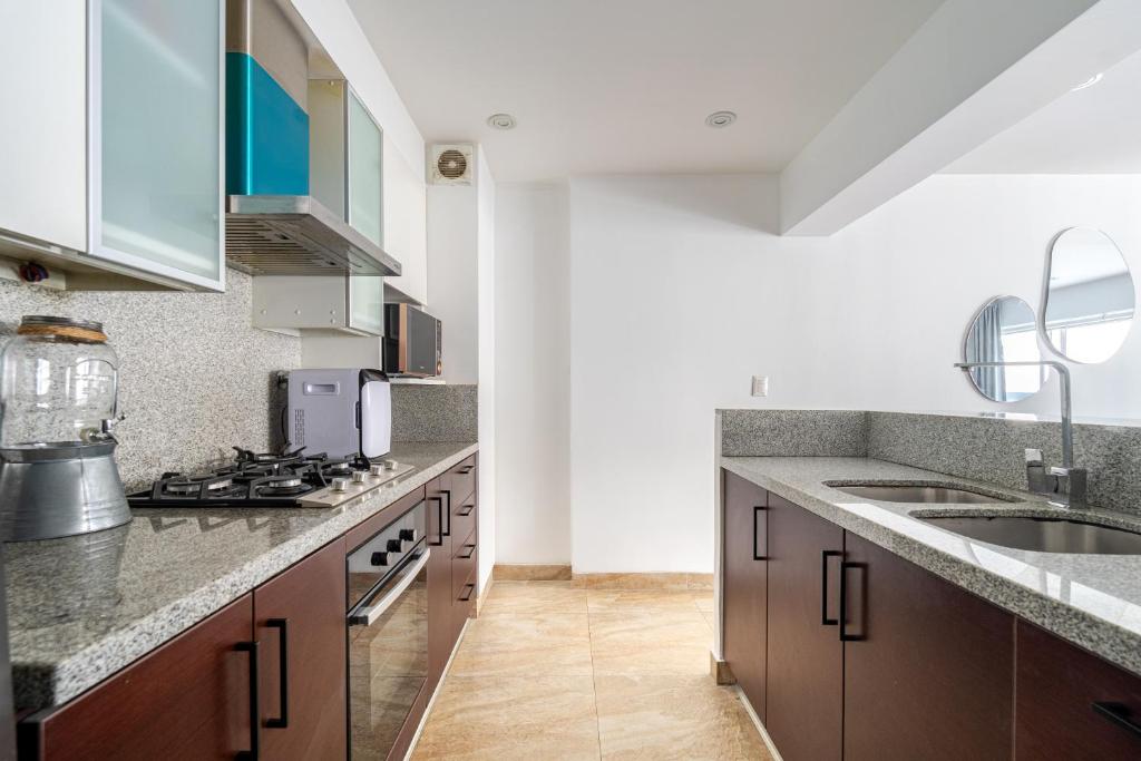 Modern Apartment Diez Canseco Miraflores 1 BR - 1,5 BD - Wifi - 4