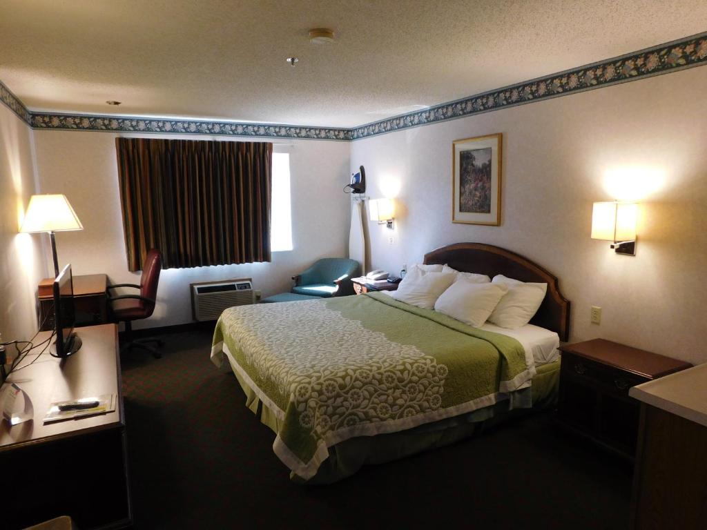 Days Inn by Wyndham Lexington NE photo
