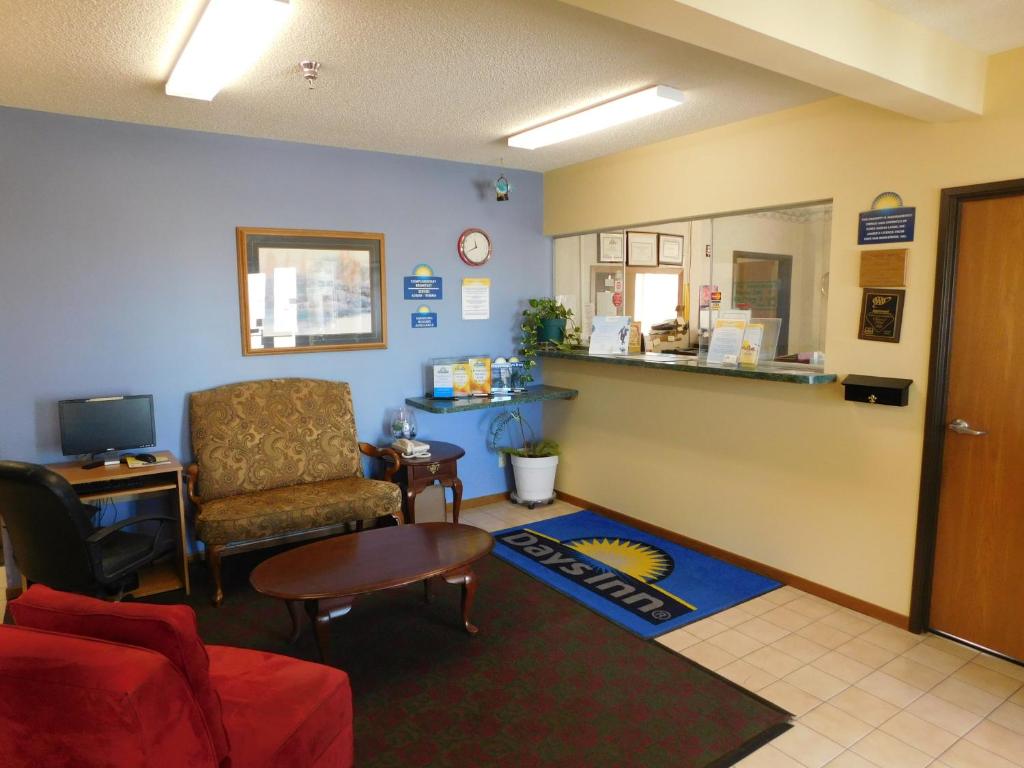Days Inn by Wyndham Lexington NE photo
