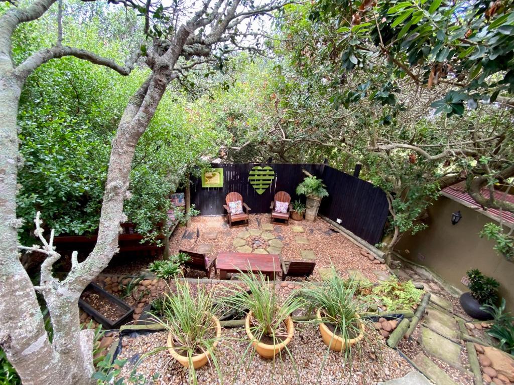 Shore Enuff - Ocean and Garden View, Jeffreys Bay