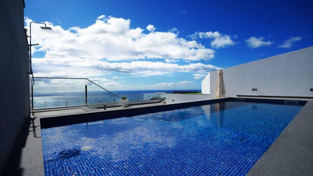 Stone House by Mth, Campanário