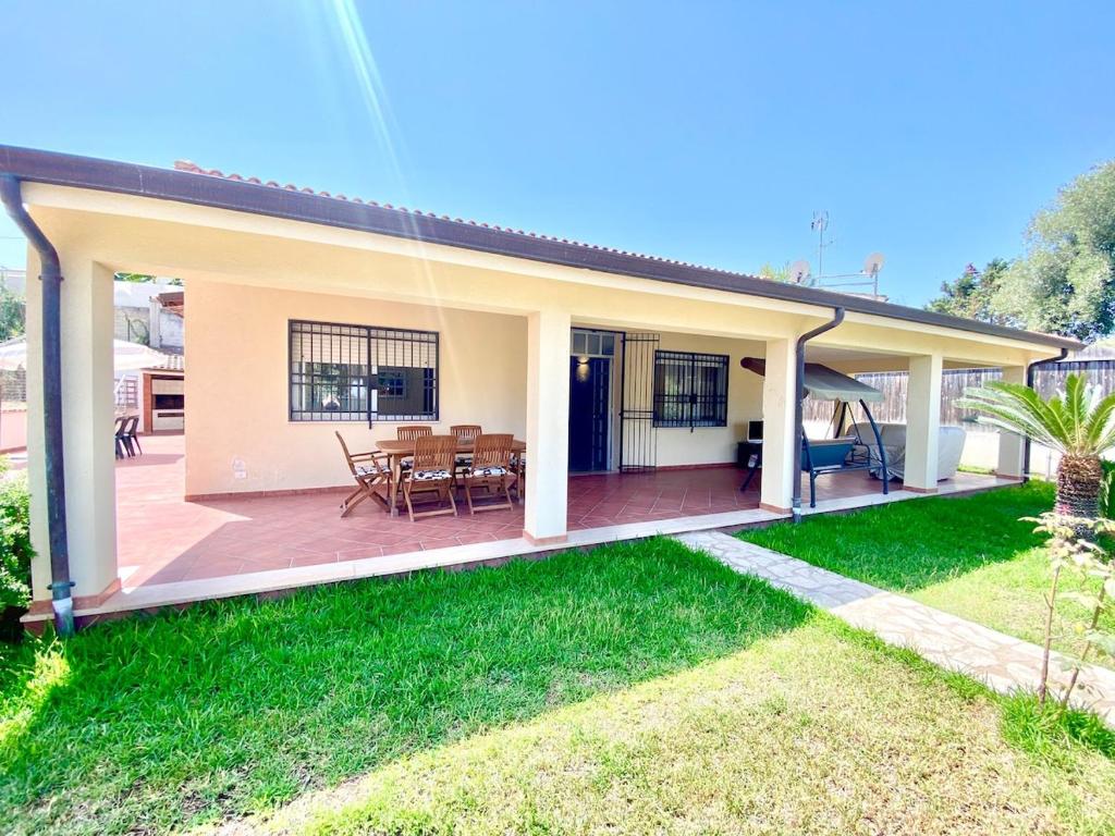Villa Grace, beach 200 meters away, independent - 4
