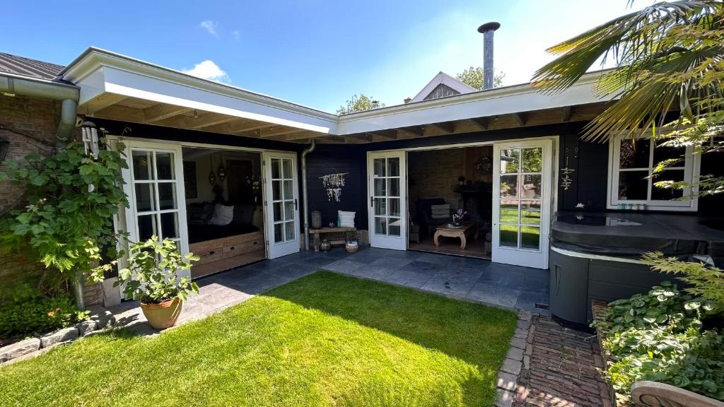 Unieke Accommodatie in Twente met Jacuzzi, Borne