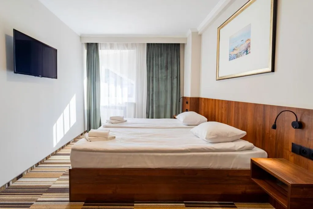 Hit Hotel, Hotel in Warschau